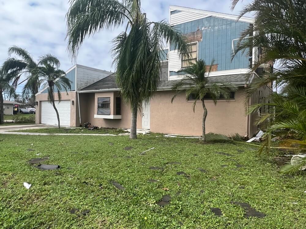 Distressed home in Cape Coral before renovation